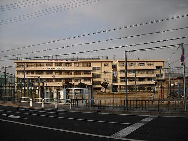 【周辺】大東市立灰塚小学校まで346m