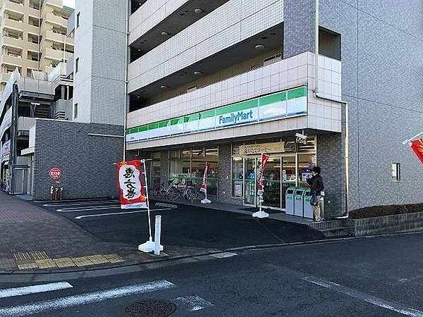 【周辺】ファミリーマート鶴川駅西店まで3m