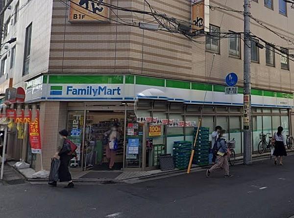 【周辺】ファミリーマート 春日部駅西口店まで387m