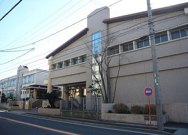 【周辺】名古屋市立原中学校まで960m