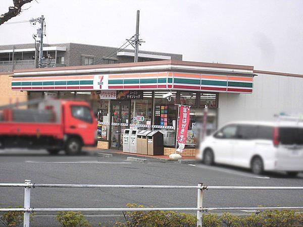 【周辺】セブンイレブン名古屋鹿山2丁目店まで200m