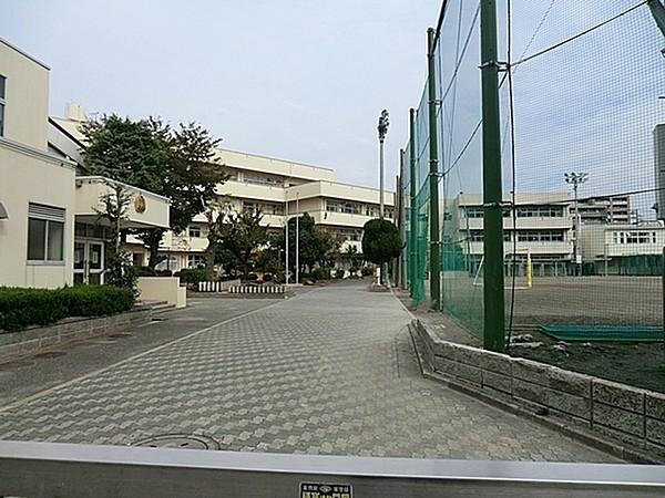 【周辺】横浜市立鶴見中学校まで666m