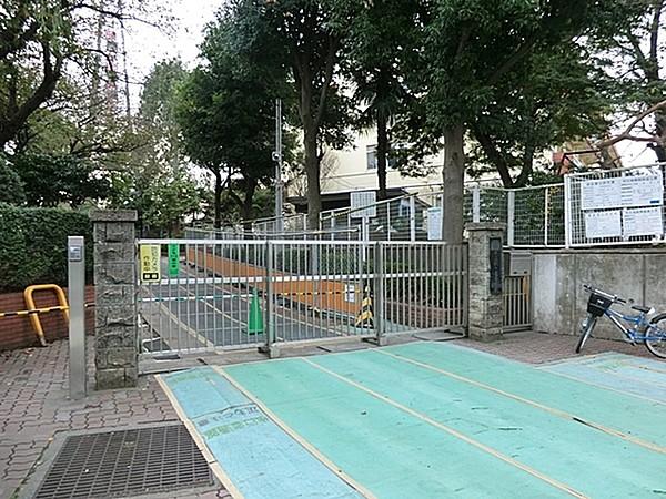 【周辺】横浜市立本宿小学校まで720m