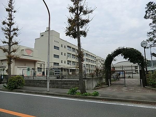 【周辺】横浜市立本郷小学校まで630m