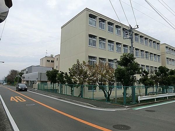 【周辺】横浜市立上郷小学校まで445m