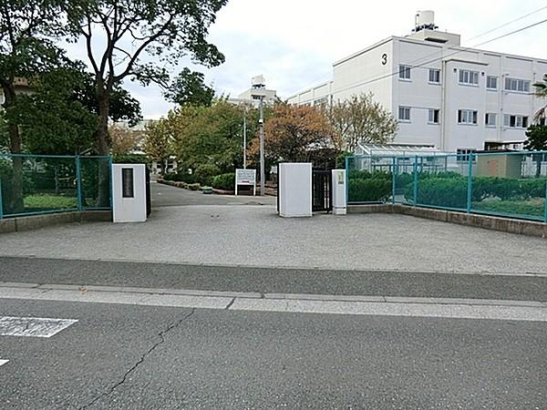 【周辺】横浜市立金沢中学校まで1530m