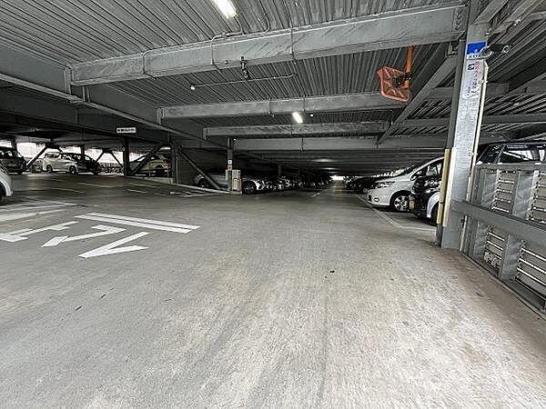 【駐車場】敷地内平置き駐車場100％完備！必ず駐車場はご利用いただけます。