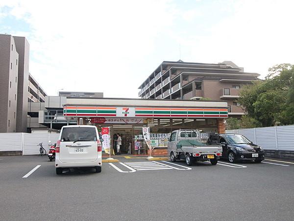 【周辺】セブンイレブン醍醐大構町店まで1097m