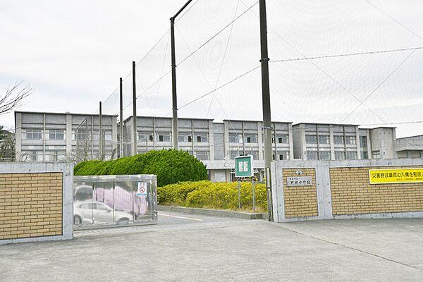【周辺】藤沢市立片瀬中学校まで1344m
