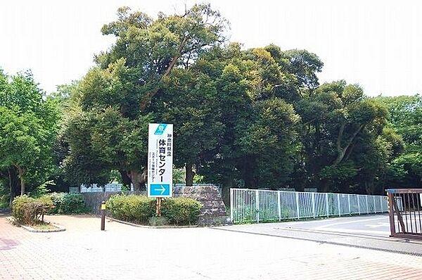 【周辺】神奈川県立体育センター（善行）まで1443m