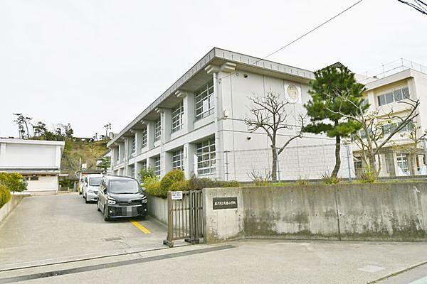 【周辺】藤沢市立片瀬小学校まで1275m