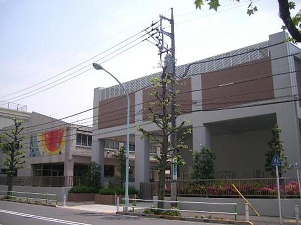 【周辺】板橋区立高島第二中学校 1052m