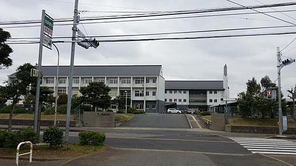 【周辺】成田市立西中学校まで986m
