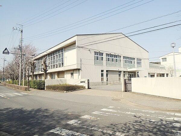 【周辺】佐倉市立青菅小学校まで858m
