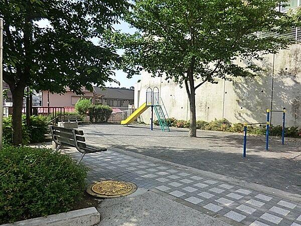 【周辺】霞台第二公園まで211m、木陰のベンチで一休み
