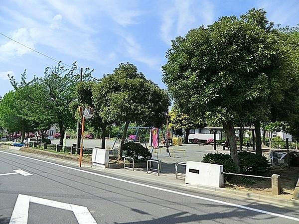 【周辺】杉田大谷第ニ公園まで842m、複合遊具、砂場、鉄棒、ブランコがあります。広場は小さめです。