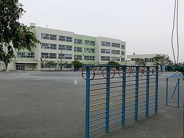 【周辺】横浜市立上白根小学校まで961m、ともに生きる子・信頼と安心と笑顔の学校
