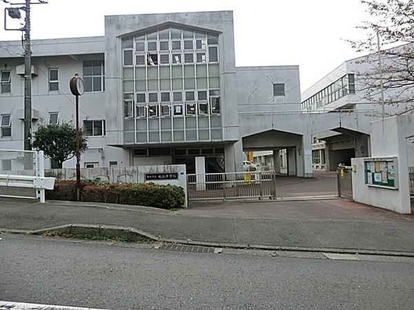 【周辺】横浜市立旭北中学校まで1196m、1984年開校。二学期制を導入。部活動も盛んです。校舎が近代的なデザインです。