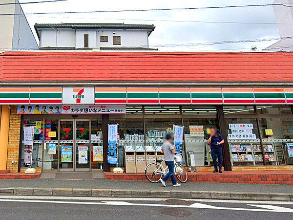 【周辺】セブンイレブン横浜小机町店まで491m、横浜上麻生道路の「泉谷寺東」交差点にあるコンビニです
