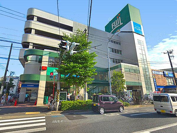 【周辺】FUJI横浜南店まで347m、南太田駅近くにあるスーパー。深夜1時まで営業していますので、お帰りが遅くなった際にも便利です！