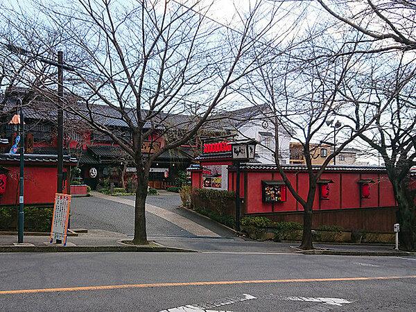 【周辺】とうふ屋うかい鷺沼店まで496m、高級レストラン「うかい」が展開する和食レストラン。日本庭園も備えた上品な店内で会席料理を楽しめます。