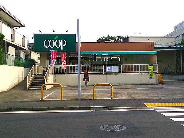 【周辺】ユーコープ馬場店まで809m、寺尾地区センターの隣にあるスーパー。駐車場もありお買い物便利です！