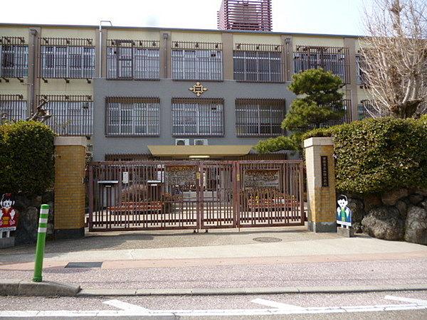 【周辺】京都市立山階小学校まで670m