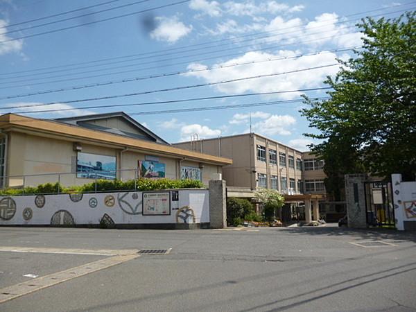 【周辺】京都市立山科中学校まで618m