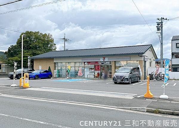 【周辺】セブンイレブン京都桂上野西町店まで370m、営業時間：24時間営業