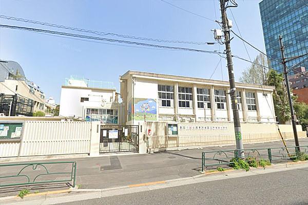 【周辺】渋谷区立千駄谷小学校まで450m、千駄ヶ谷幼稚園も併設されています。