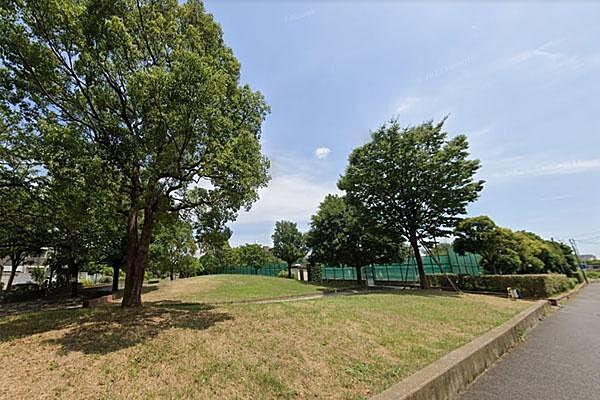 【周辺】本羽田公園まで90m、テニスコートがあります。