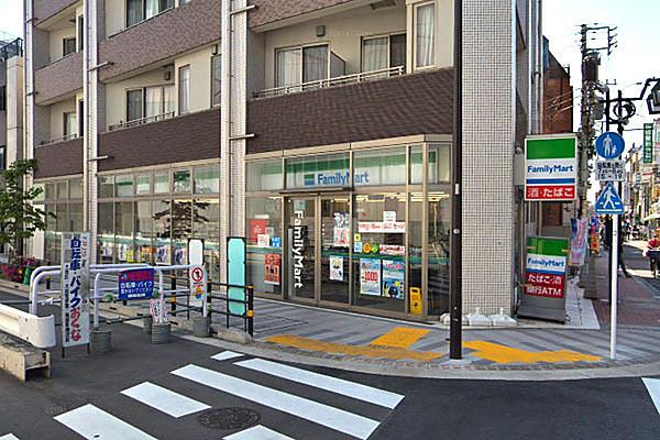 【周辺】ファミリーマート大田梅屋敷駅前店まで236m