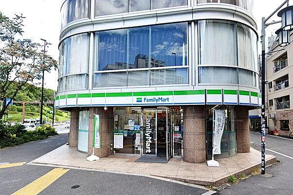 【周辺】ファミリーマート渋谷富ヶ谷一丁目店まで150m