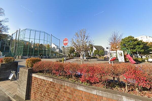 【周辺】横浜市台町公園（野球場）まで160m