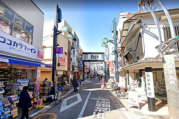 【周辺】戸越銀座商店街まで500m、第二京浜を挟んで東西に長く延びています。戸越銀座交差点までの距離
