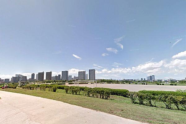 【周辺】多摩川緑地広場まで600m、サッカー場やテニスコート、野球場等のある広大な緑地公園