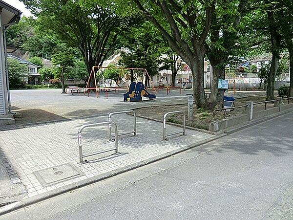 【周辺】谷津染井公園まで510m、ブランコと砂場があるだけですが自転車の練習ができる広い公園です。