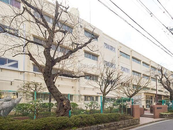 【周辺】横浜市立岡村中学校まで868m、自分の良さをみつけ、可能性を高めていくこと　健やかな体と思いやりの心を育んでいくこと　共に認め合い社会性を高めていくこと