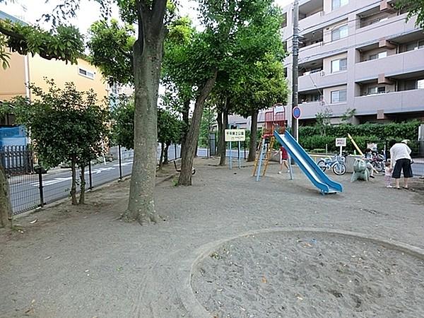 【周辺】千年第二公園まで1161m、千年第2公園は川崎市高津区にある住宅街の比較的広めな公園です。