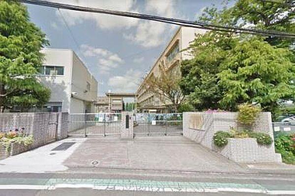 【周辺】横浜市立つつじが丘小学校まで689m、成績表をひとりひとり個別面談しながら渡して下さるのはありがたいですね。