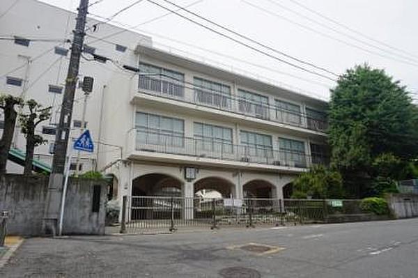 【周辺】横浜市立老松中学校まで1558m