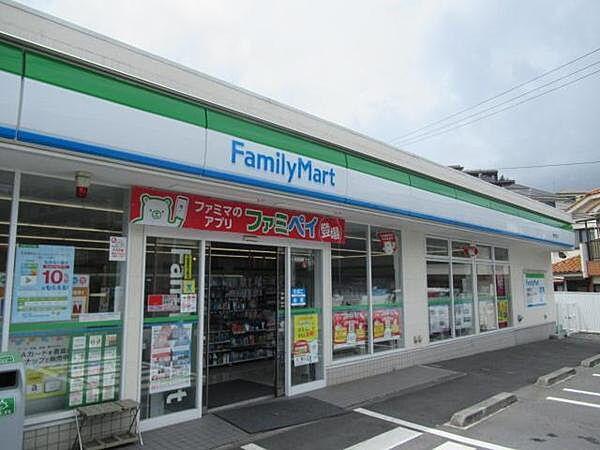 【周辺】ファミリーマート鶴見荒立店まで779m