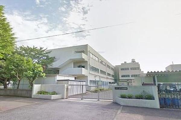 【周辺】横浜市立並木中央小学校まで653m、学校教育目標：’いま’をかがやき、’未来（あす)を拓く子どもたち’。