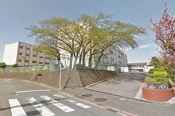 【周辺】横浜市立野庭中学校まで698m、学校教育目標（めざす生徒像）のびやかに　ばらんすよく　生きる力を育てます