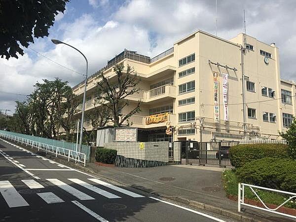 【周辺】横浜市立六ツ川中学校まで808m、教育目標：生徒・職員・地域がともに、学び、創り、生きる教育をすすめます。