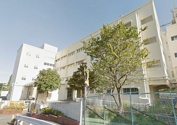 【周辺】横浜市立飯島小学校まで750m、学校教育目標：～生きる喜び　学ぶ楽しさ　のびのび飯島っ子～