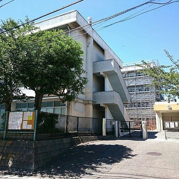 【周辺】横浜市立高舟台小学校まで843m、学校教育目標：自分をのばし 友だちと認め合いながら 地域とともに歩む