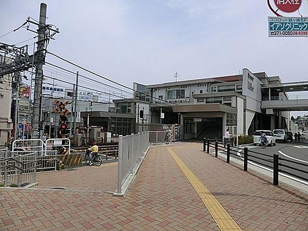 【周辺】鶴ヶ峰駅(相鉄 本線)まで767m、駅直結の商業施設『ココロット』や、駅から厚木街道方面に広がる風情ある商店街など、お買い物施設も充実しています。