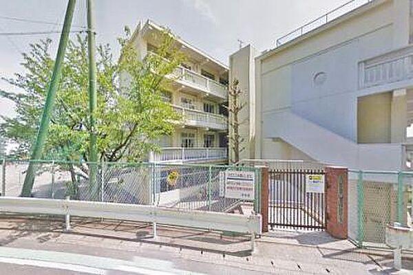 【周辺】横浜市立榎が丘小学校まで491m、学校教育目標は『豊かにかかわり合い、しっかり学ぶ、心身ともに健やかなえのきの子』です。