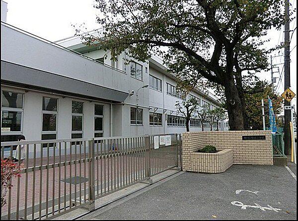 【周辺】横浜市立梅林小学校まで273m、～出会い　ふれあい　学びあい　心がかよう梅林の丘～